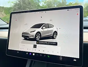 Used 2022 Tesla Model Y Long Range Pearl White - Interior and Exterior details 15