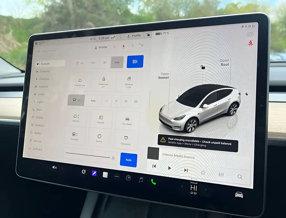 Used 2022 Tesla Model Y Long Range Pearl White - Interior and Exterior details 16