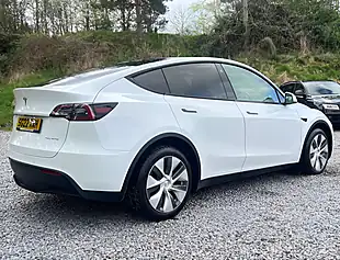 Used 2022 Tesla Model Y Long Range Pearl White - Interior and Exterior details 3