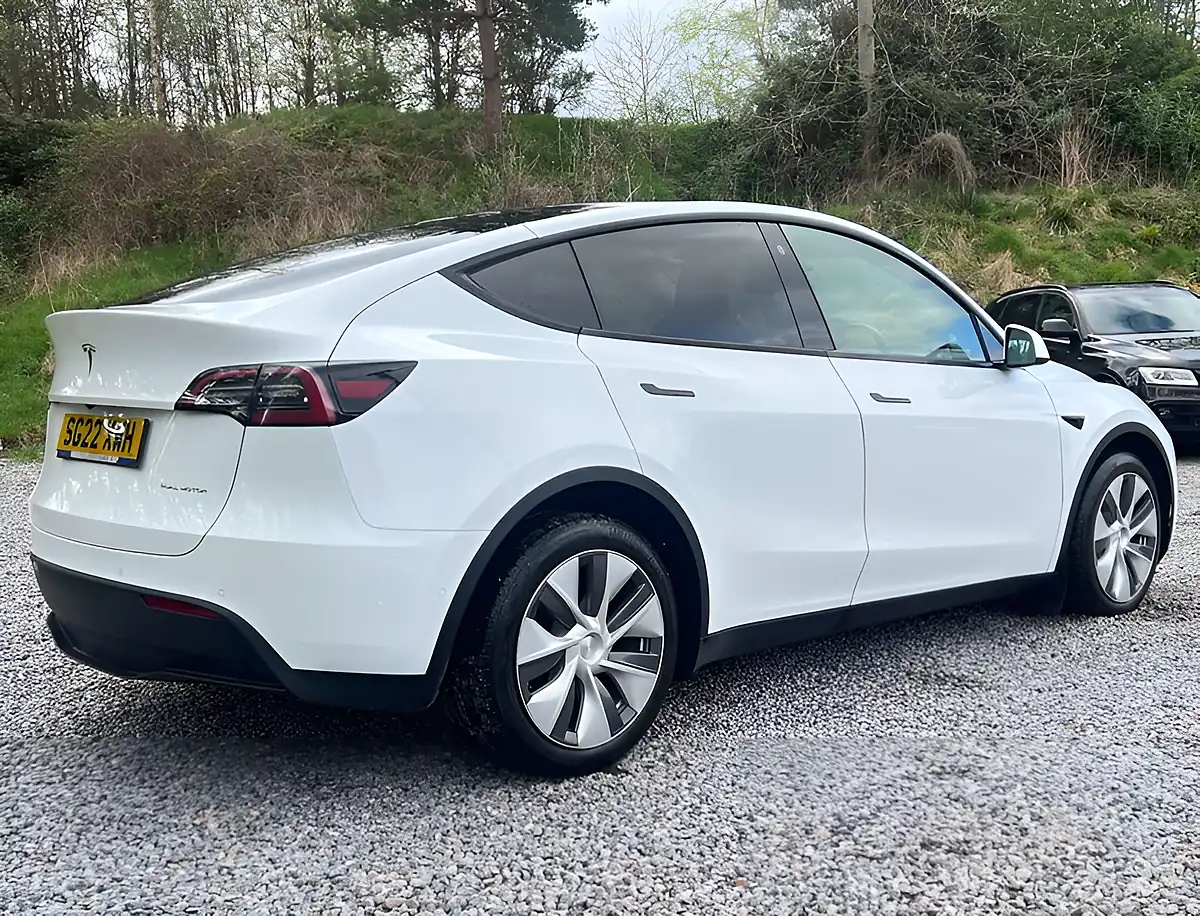 Used 2022 Tesla Model Y Long Range Pearl White - Interior and Exterior details 3