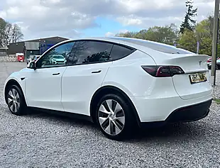 Used 2022 Tesla Model Y Long Range Pearl White - Interior and Exterior details 5