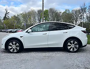 Used 2022 Tesla Model Y Long Range Pearl White - Interior and Exterior details 6
