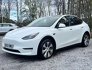 Used 2022 Tesla Model Y Long Range Pearl White - Interior and Exterior details 7
