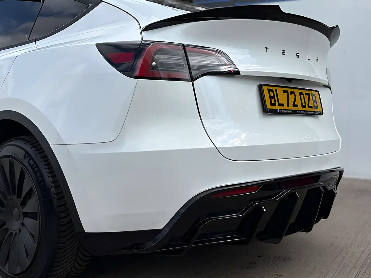 Used 2022 Tesla Model Y Long Range Pearl White - Interior and Exterior details 16