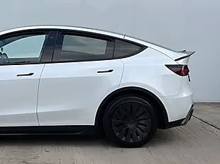 Used 2022 Tesla Model Y Long Range Pearl White - Interior and Exterior details 17