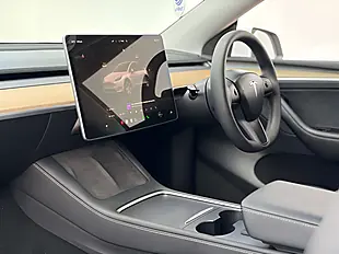 Used 2022 Tesla Model Y Long Range Pearl White - Interior and Exterior details 19