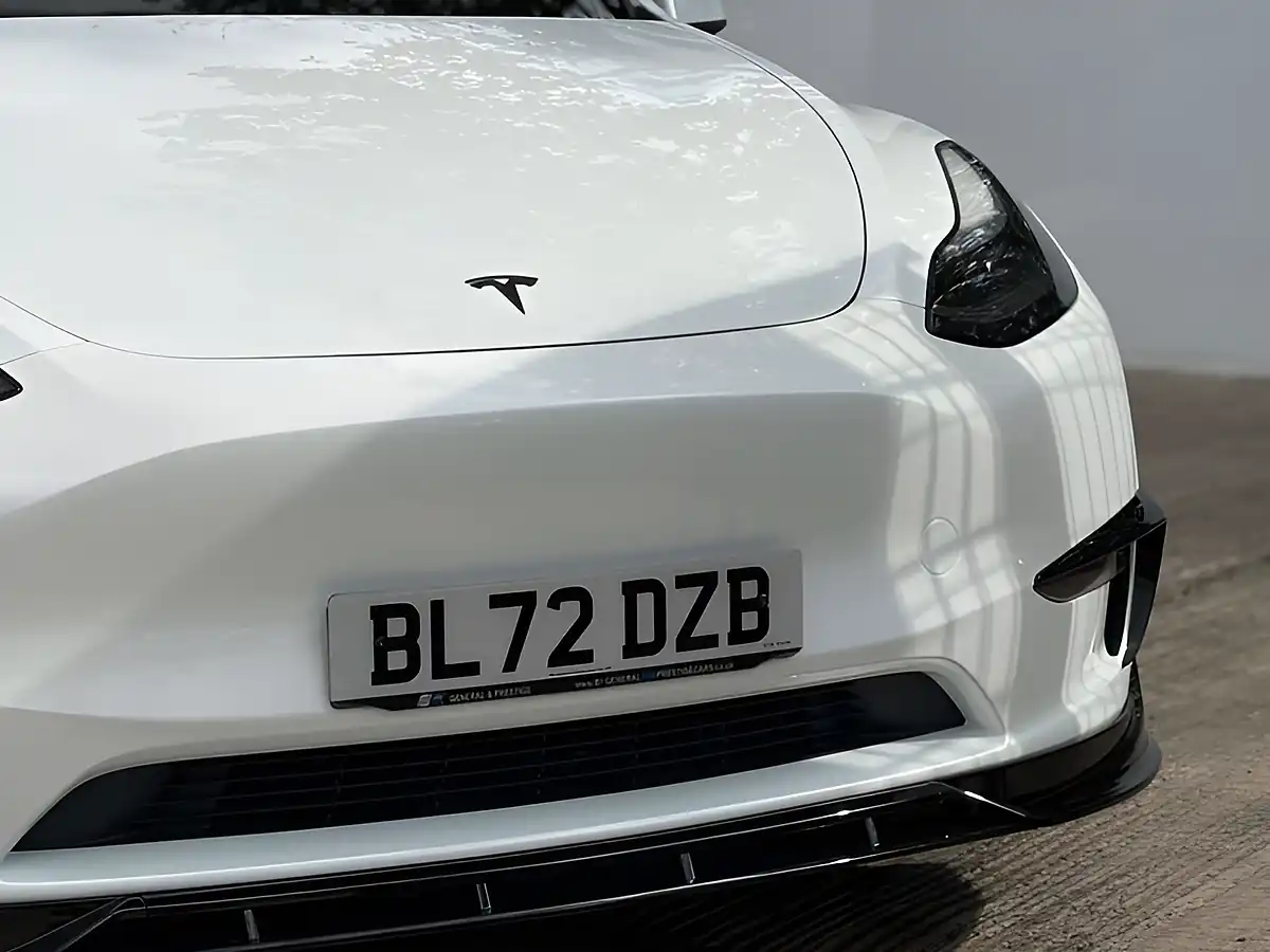 Used 2022 Tesla Model Y Long Range Pearl White - Interior and Exterior details 8
