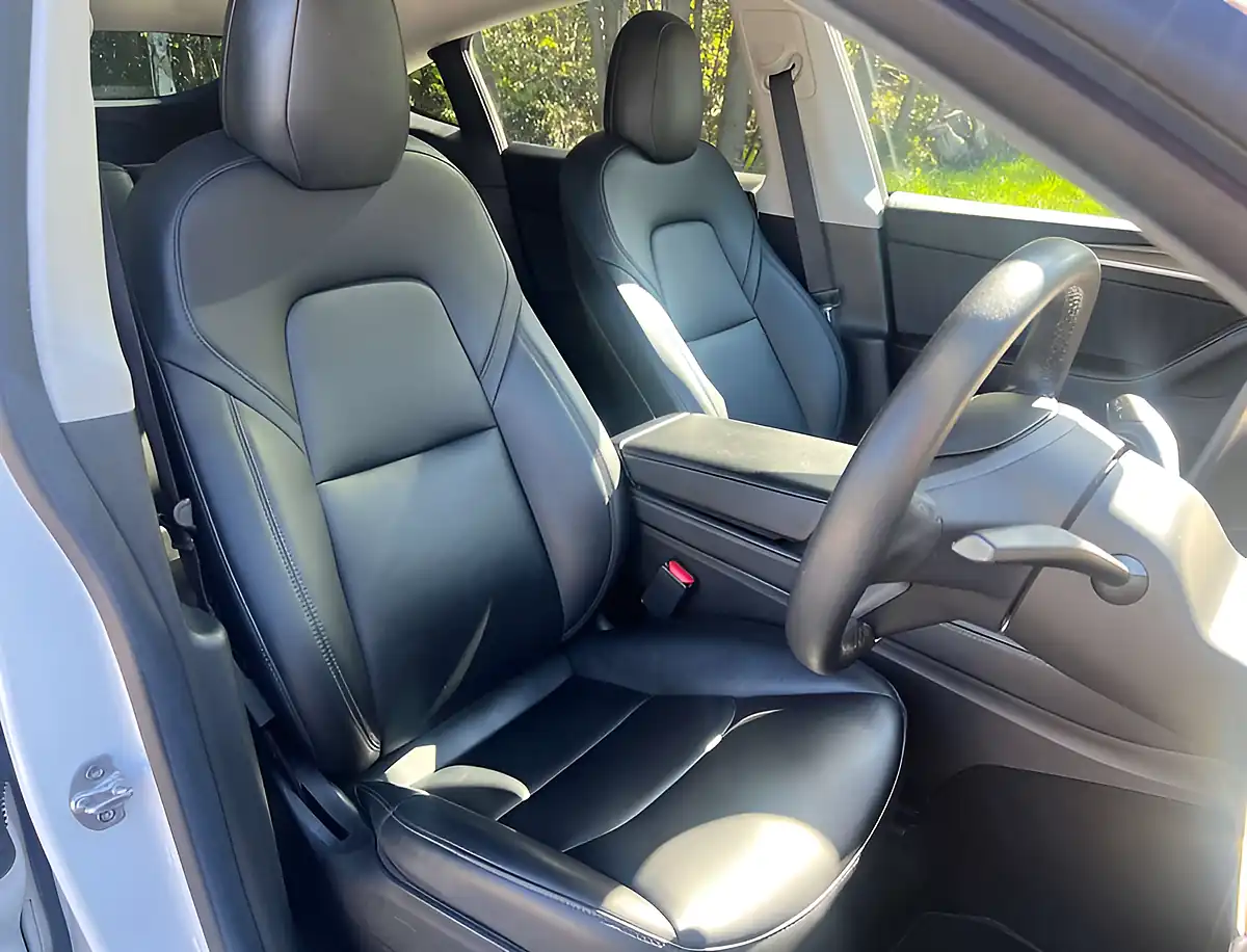Used 2022 Tesla Model Y Long Range Pearl White - Interior and Exterior details 14