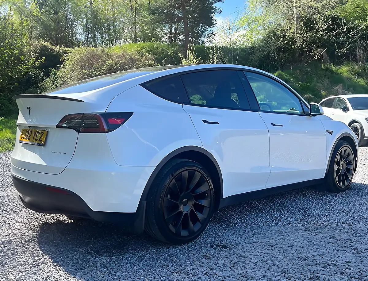 Used 2022 Tesla Model Y Long Range Pearl White - Interior and Exterior details 3