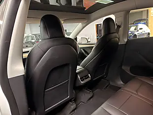 Used 2022 Tesla Model Y Long Range Pearl White - Interior and Exterior details 11