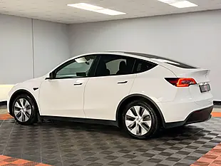 Used 2022 Tesla Model Y Long Range Pearl White - Interior and Exterior details 4