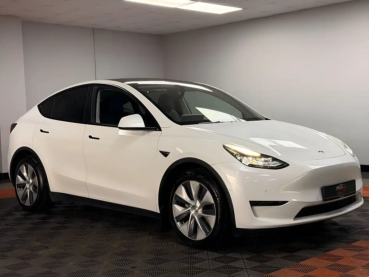 Used 2022 Tesla Model Y Long Range Pearl White - Interior and Exterior details 6