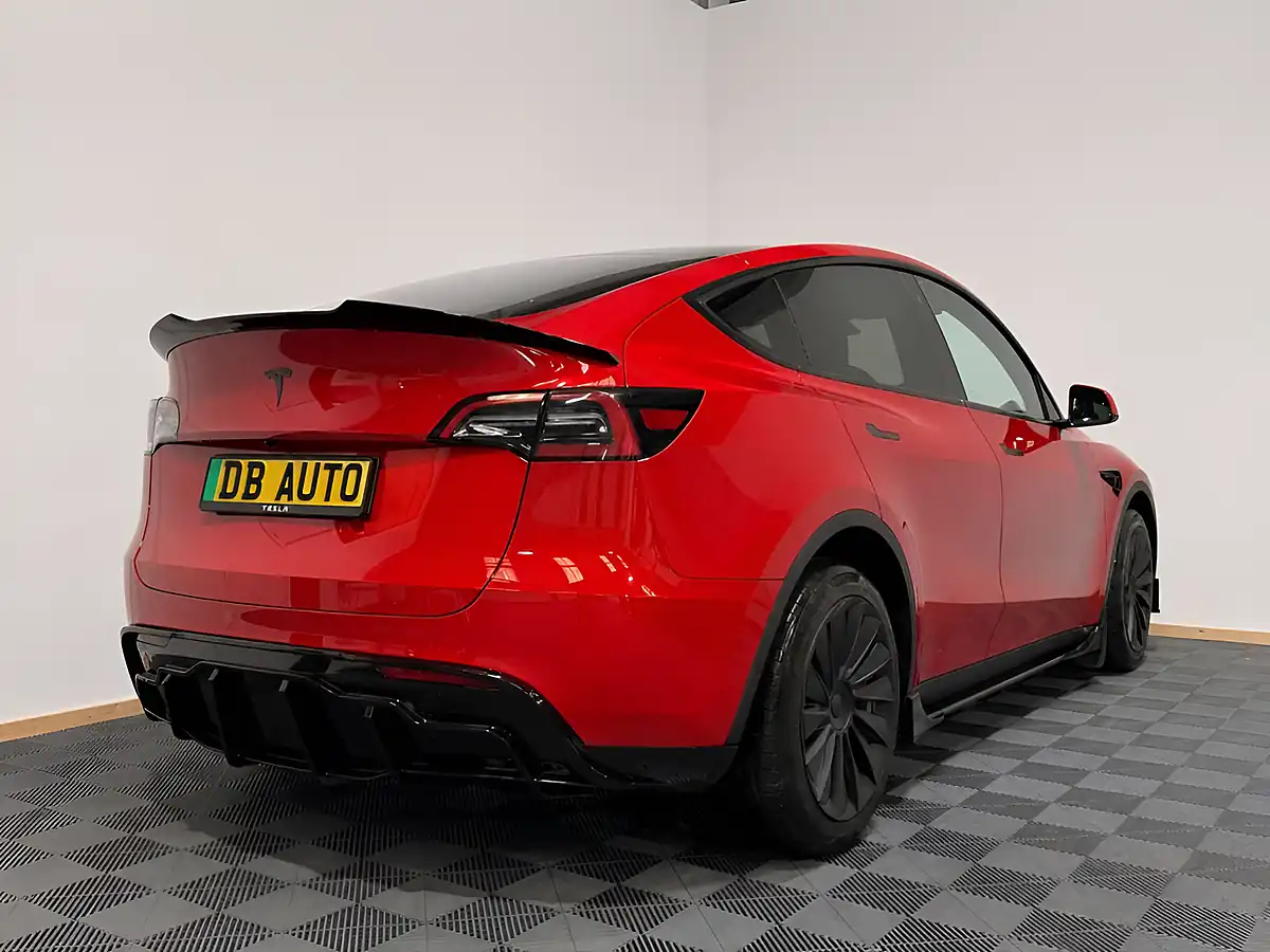 Used 2022 Tesla Model Y Long Range Red - Interior and Exterior details 10