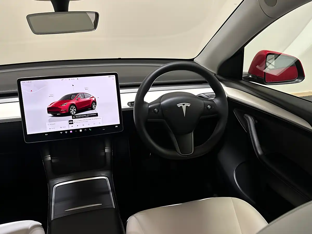 Used 2022 Tesla Model Y Long Range Red - Interior and Exterior details 16