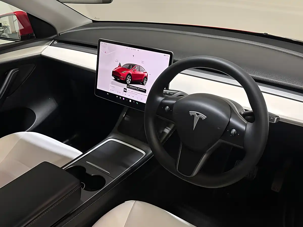Used 2022 Tesla Model Y Long Range Red - Interior and Exterior details 7