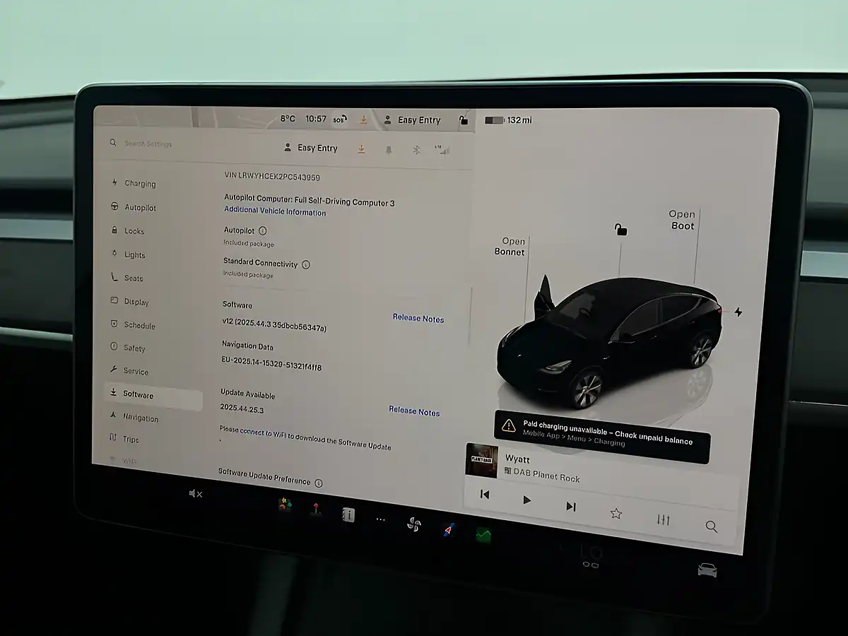 Used 2022 Tesla Model Y Long Range Red - Interior and Exterior details 17