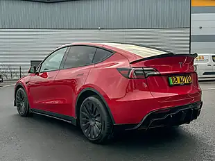 Used 2022 Tesla Model Y Long Range Red - Interior and Exterior details 9