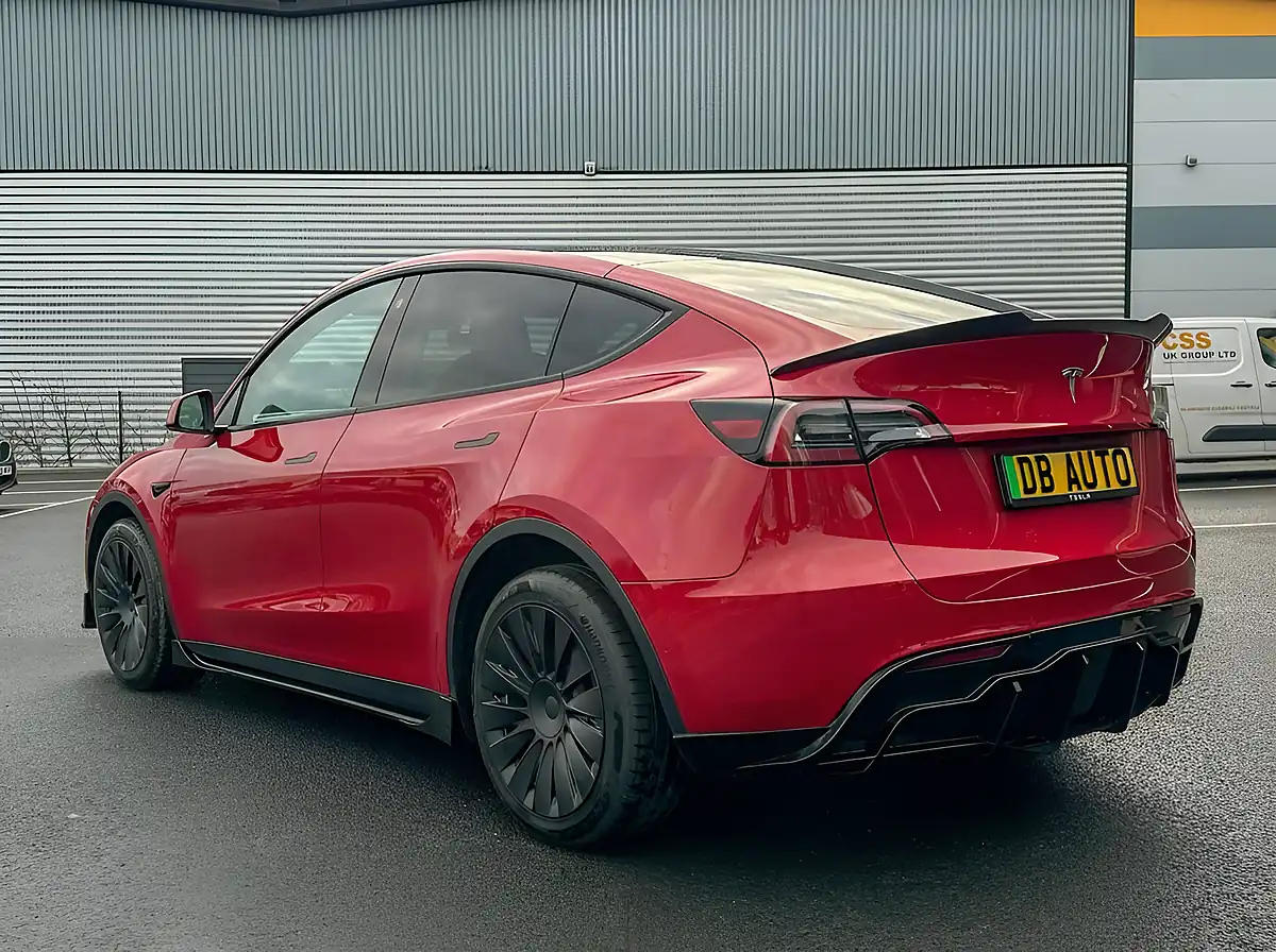 Used 2022 Tesla Model Y Long Range Red - Interior and Exterior details 9