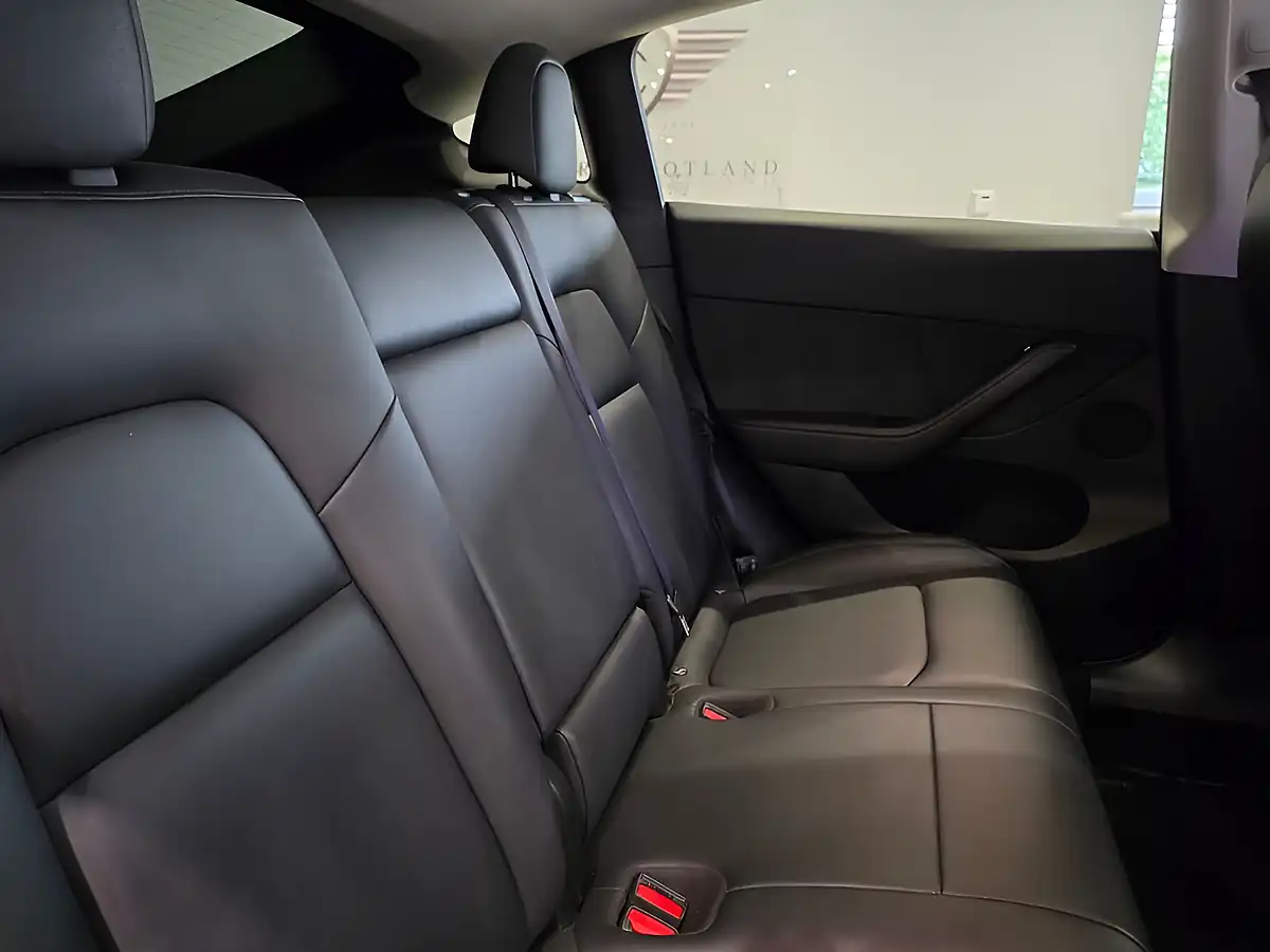Used 2022 Tesla Model Y Long Range Red - Interior and Exterior details 14