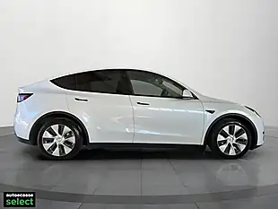 Used 2022 Tesla Model Y Long Range White - Interior and Exterior details 11
