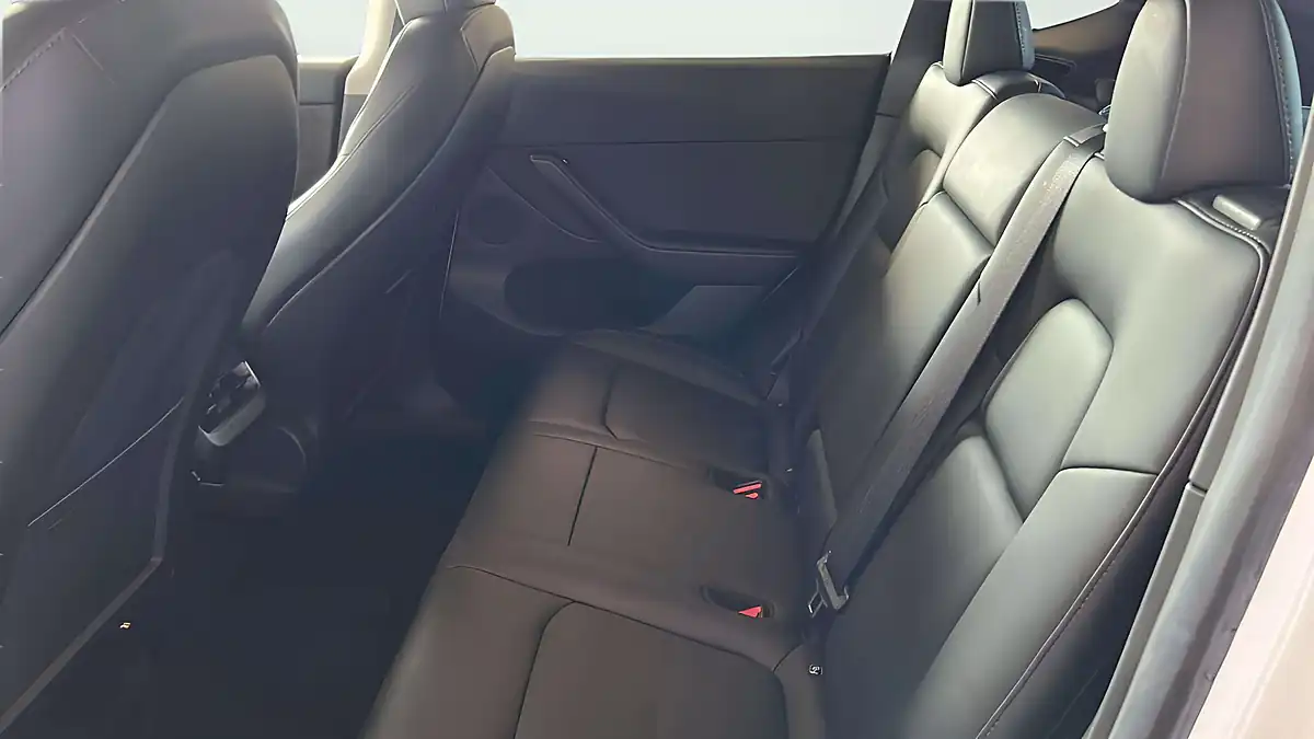 Used 2022 Tesla Model Y Long Range White - Interior and Exterior details 18