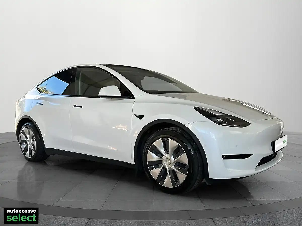 Used 2022 Tesla Model Y Long Range White - Interior and Exterior details 2
