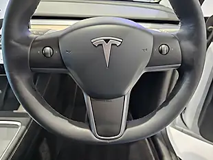 Used 2022 Tesla Model Y Long Range White - Interior and Exterior details 14