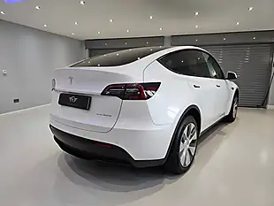 Used 2022 Tesla Model Y Long Range White - Interior and Exterior details 4