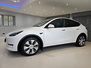 Used 2022 Tesla Model Y Long Range White - Interior and Exterior details 7