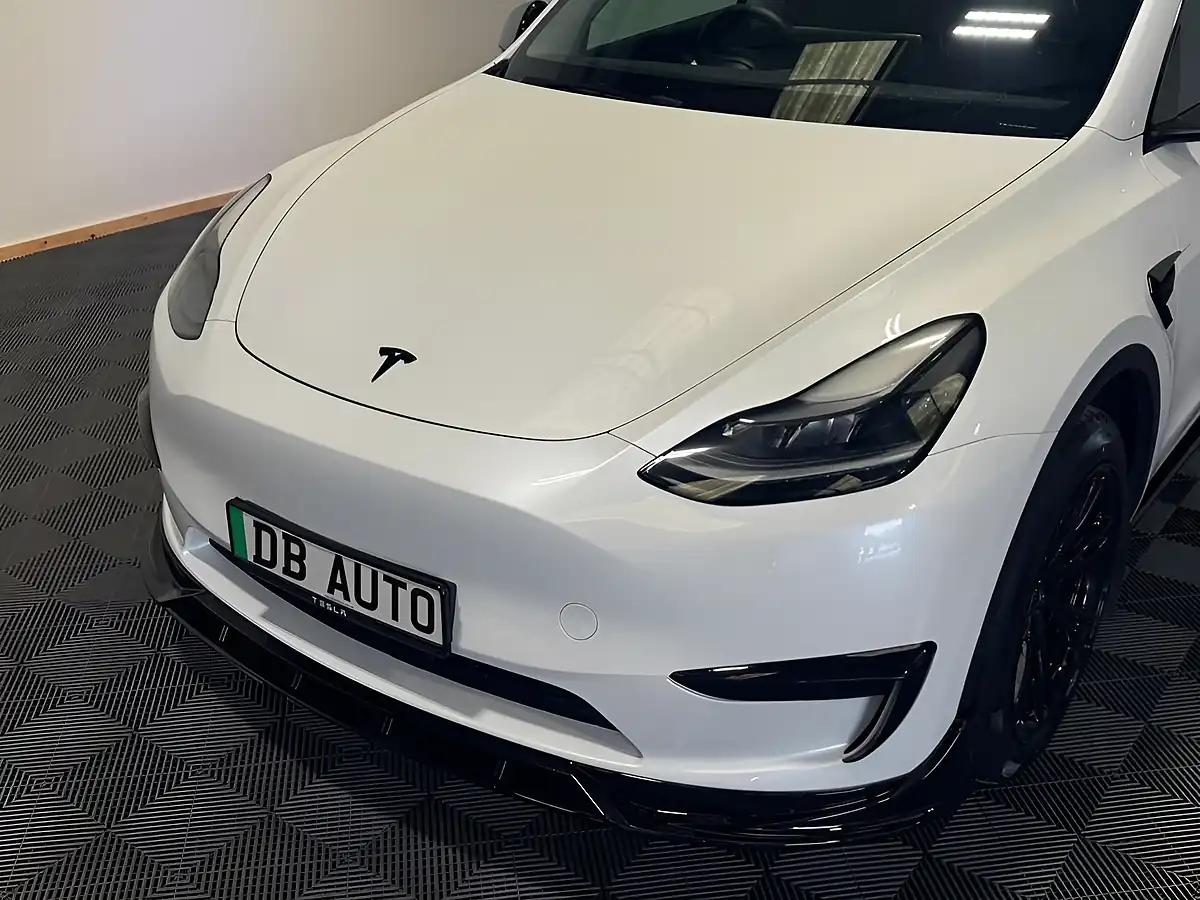 Used 2022 Tesla Model Y Long Range White - Interior and Exterior details 12