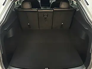 Used 2022 Tesla Model Y Long Range White - Interior and Exterior details 16