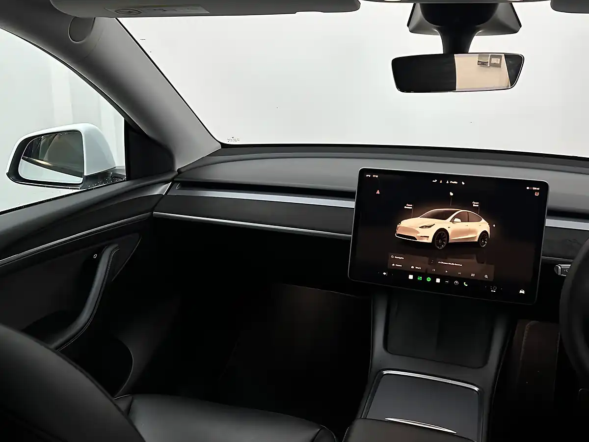 Used 2022 Tesla Model Y Long Range White - Interior and Exterior details 18