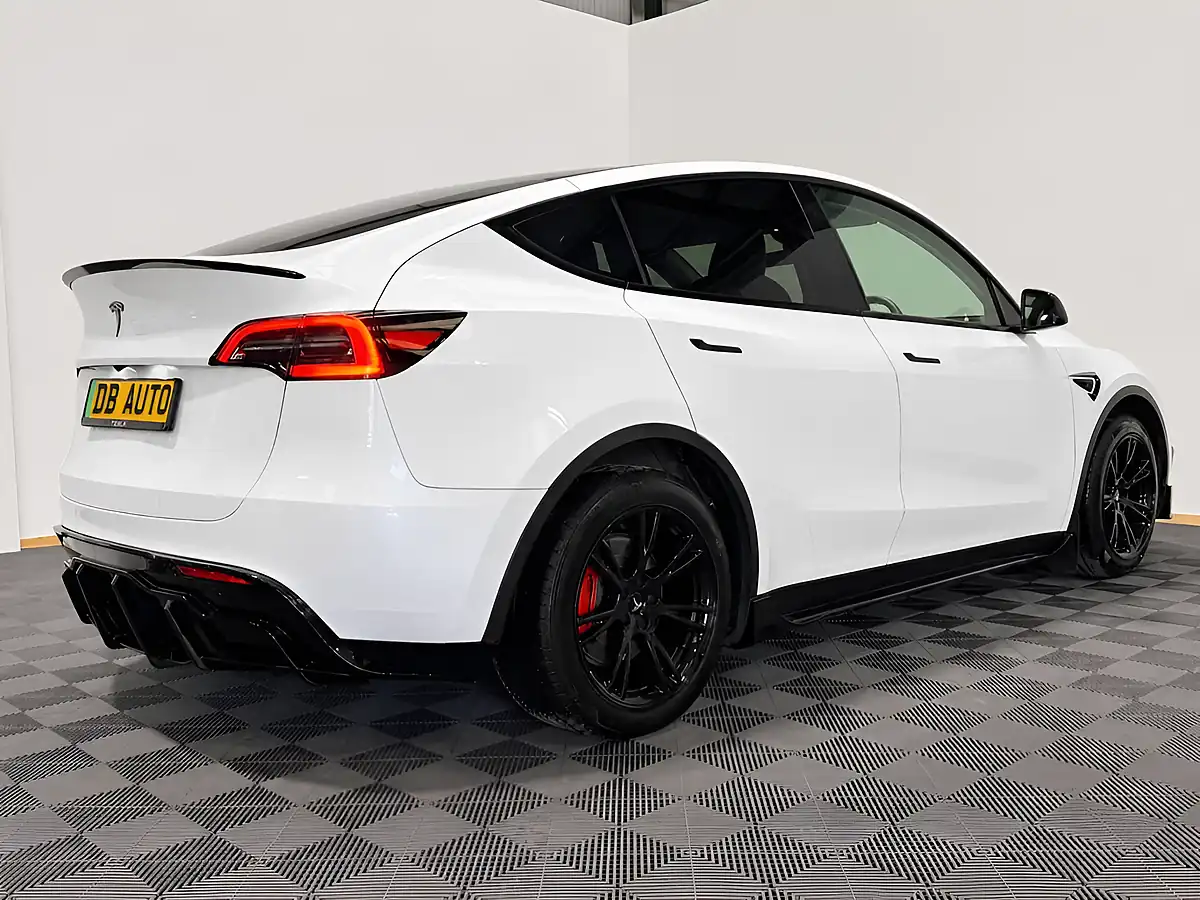 Used 2022 Tesla Model Y Long Range White - Interior and Exterior details 7