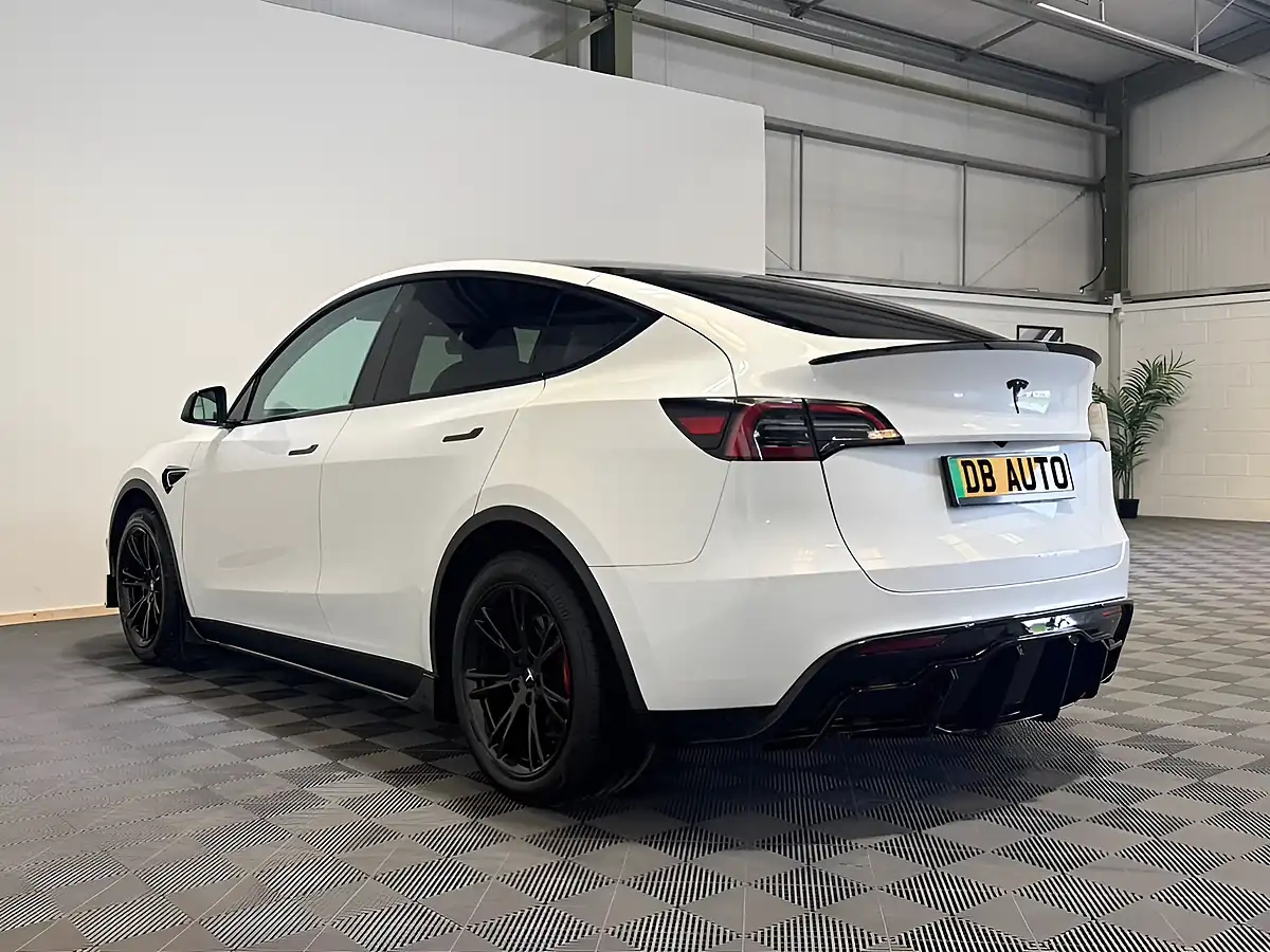 Used 2022 Tesla Model Y Long Range White - Interior and Exterior details 9