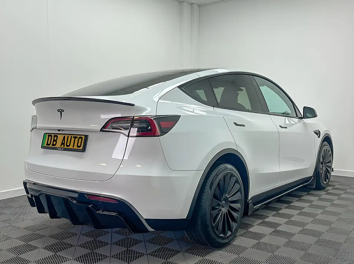 Used 2022 Tesla Model Y Long Range White - Interior and Exterior details 10