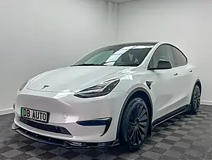 Used 2022 Tesla Model Y Long Range White - Interior and Exterior details 12