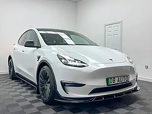 Used 2022 Tesla Model Y Long Range White - Interior and Exterior details 15
