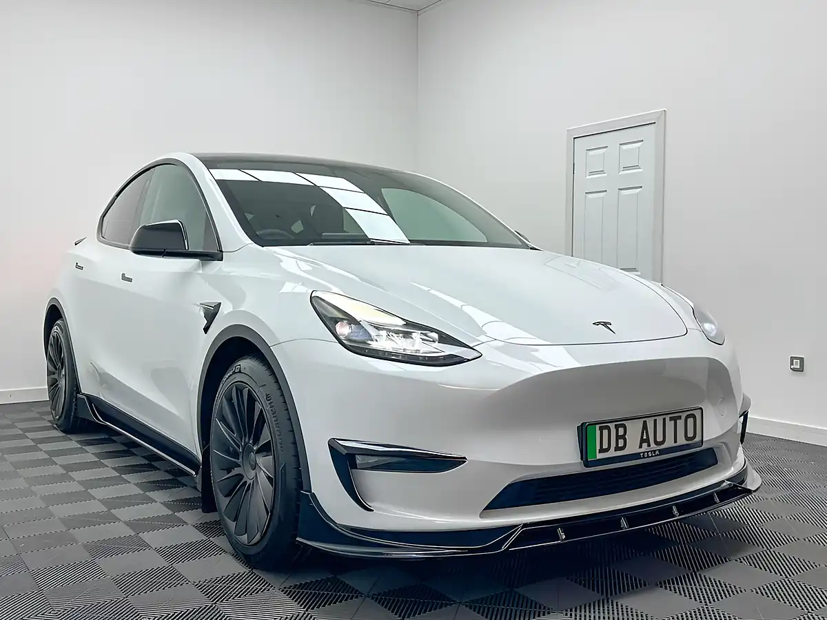 Used 2022 Tesla Model Y Long Range White - Interior and Exterior details 15