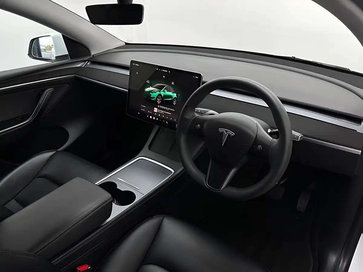 Used 2022 Tesla Model Y Long Range White - Interior and Exterior details 10
