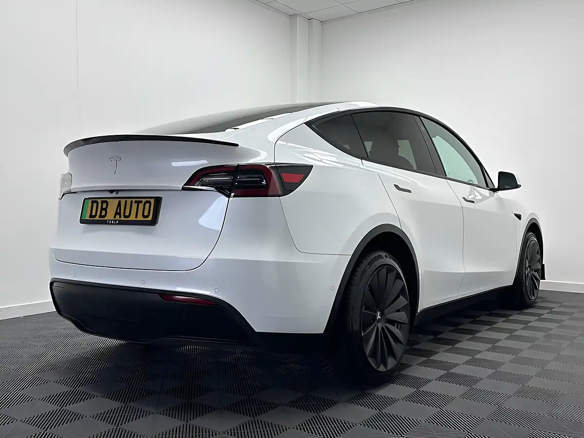 Used 2022 Tesla Model Y Long Range White - Interior and Exterior details 7