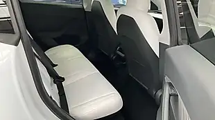 Used 2022 Tesla Model Y Long Range White - Interior and Exterior details 11