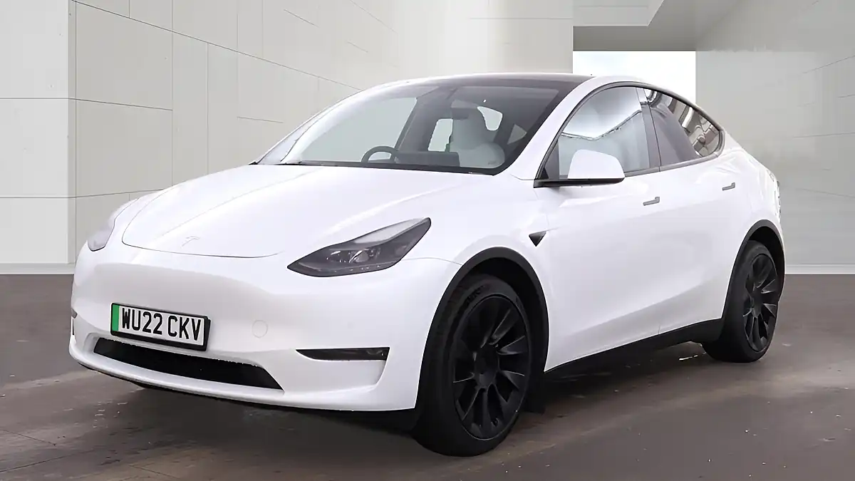Used 2022 Tesla Model Y Long Range White - Interior and Exterior details 9