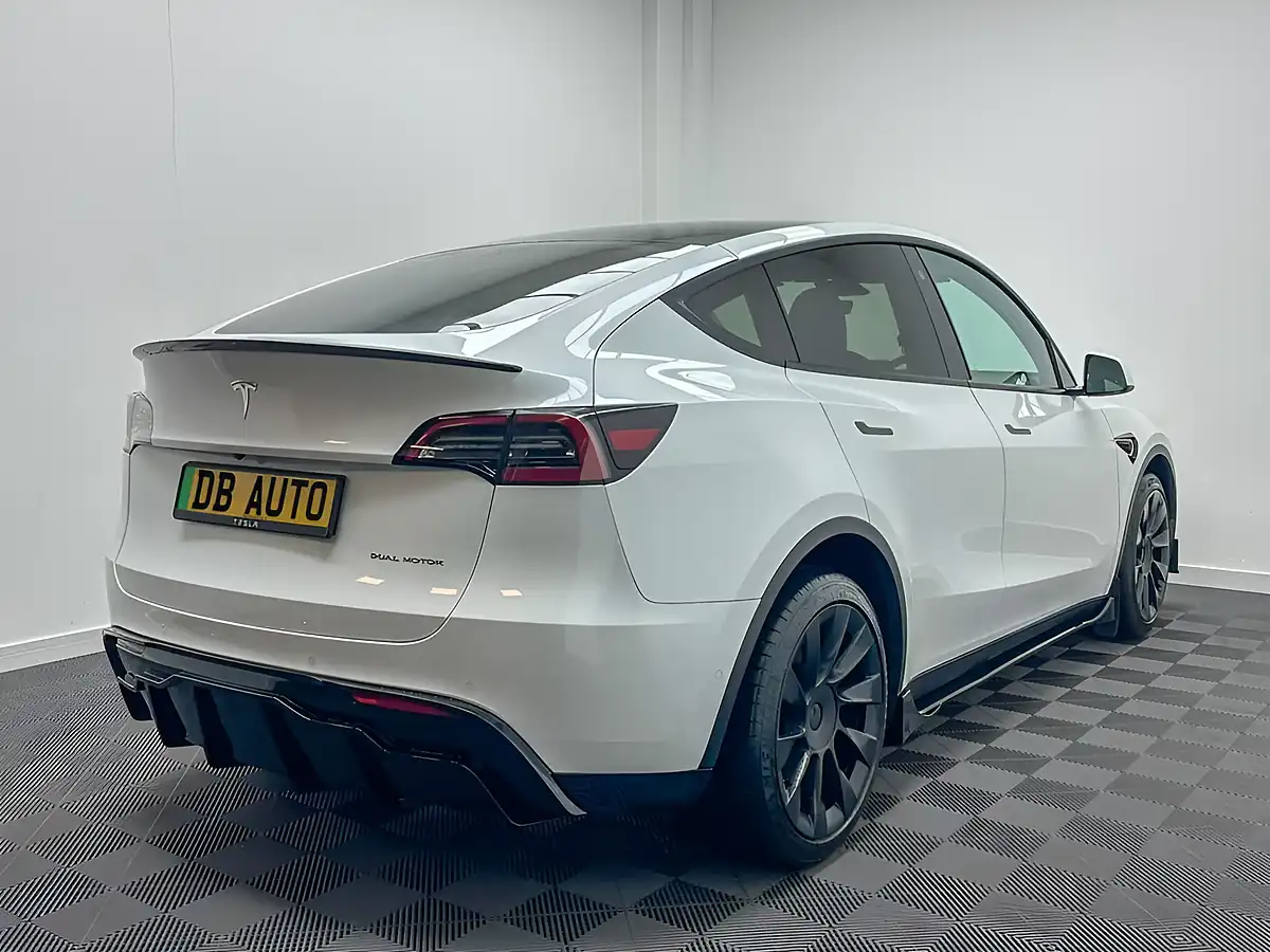 Used 2022 Tesla Model Y Long Range White - Interior and Exterior details 10