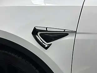 Used 2022 Tesla Model Y Long Range White - Interior and Exterior details 11