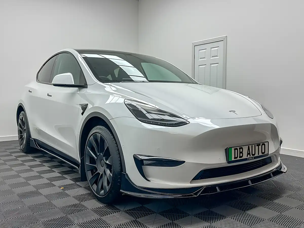 Used 2022 Tesla Model Y Long Range White - Interior and Exterior details 14