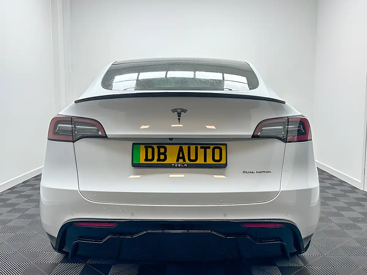 Used 2022 Tesla Model Y Long Range White - Interior and Exterior details 18