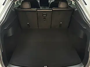 Used 2022 Tesla Model Y Long Range White - Interior and Exterior details 19