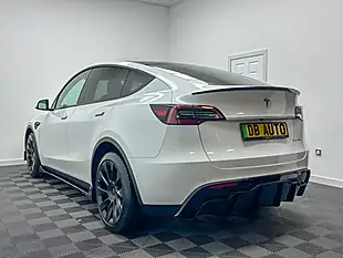 Used 2022 Tesla Model Y Long Range White - Interior and Exterior details 8