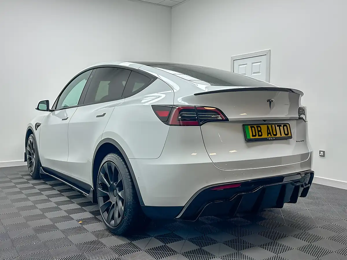 Used 2022 Tesla Model Y Long Range White - Interior and Exterior details 8