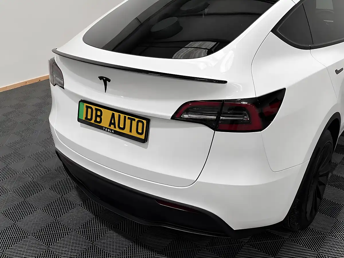 Used 2022 Tesla Model Y Long Range White - Interior and Exterior details 10